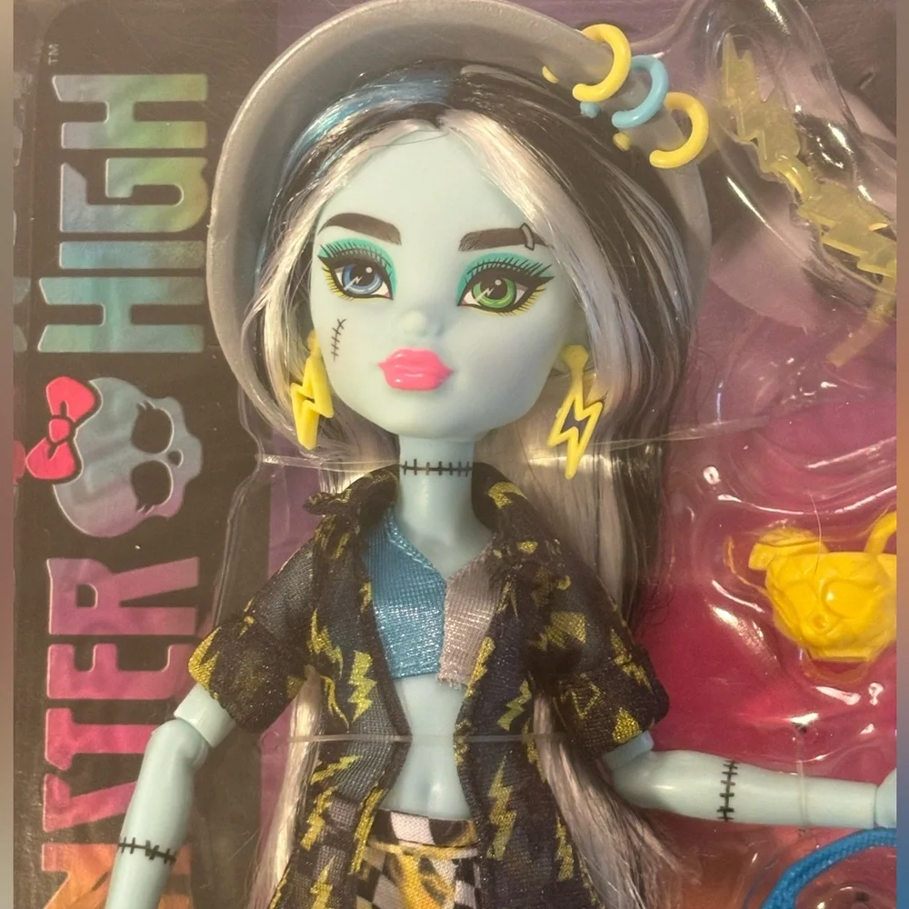 🆕Monster High Scare-adise Island Frankie Stein Doll